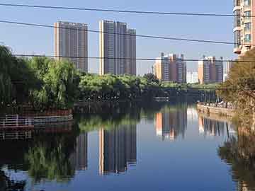 2023年澳门叁肖叁码期期准,西安突降冰雹，二手车商称多车被砸，市场损失惨重