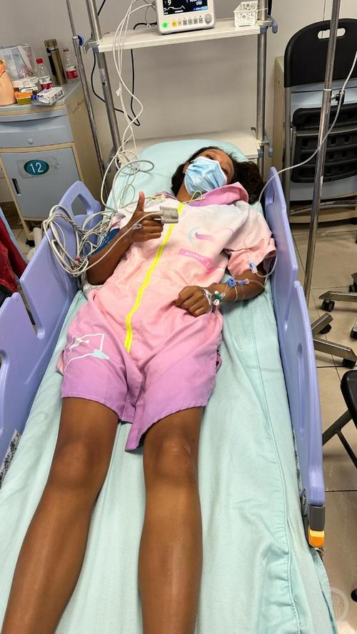 白小姐四肖期中特开奖和游客三亚被蛇咬身亡与三亚被蛇咬了