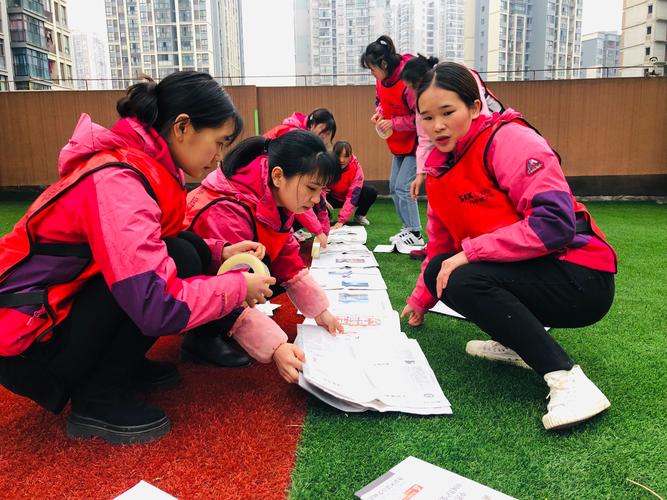 2025年新澳今晚资料大全和女孩拓展营被罚去世与女生拓展训练